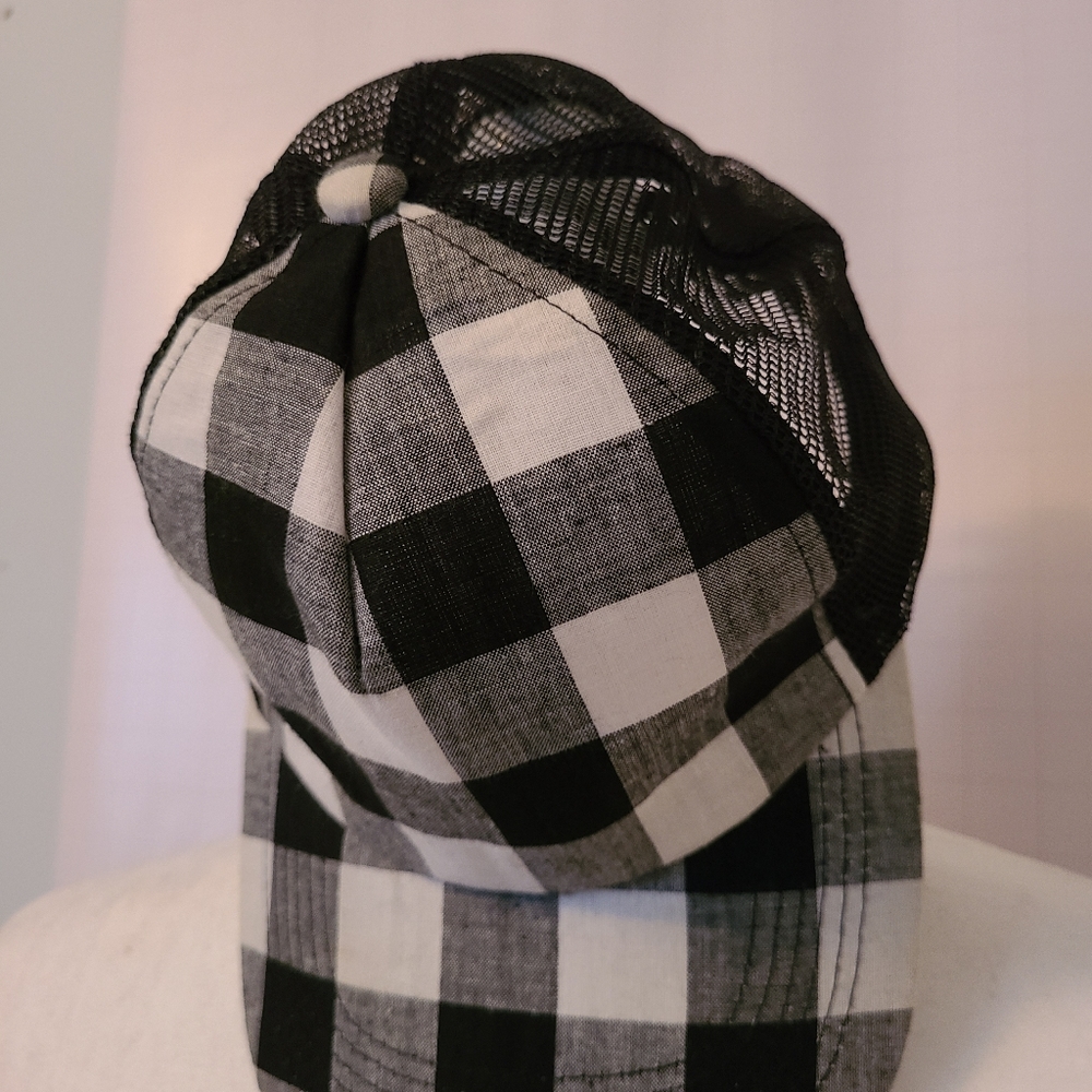 Checkerboard Design Hat - Picture 12 of 12
